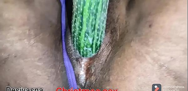  Desi girl sex with cucumber in Christmas days